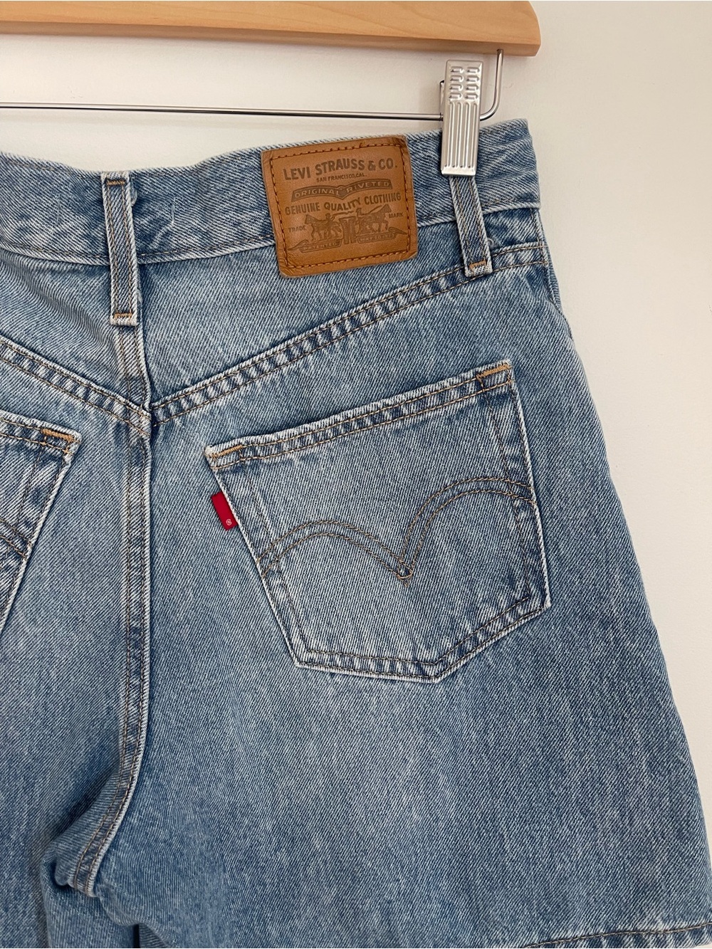 Levi's “high baggy shorts” - Picture 2 of 4